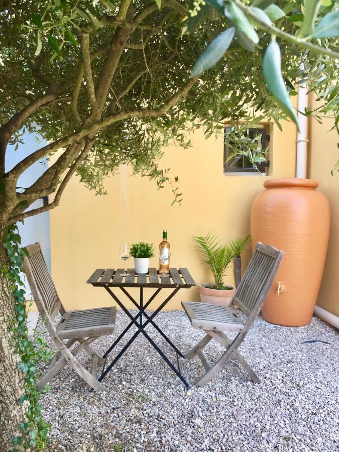 Studio rénové avec parking et terrasse à Eze village Esterno foto