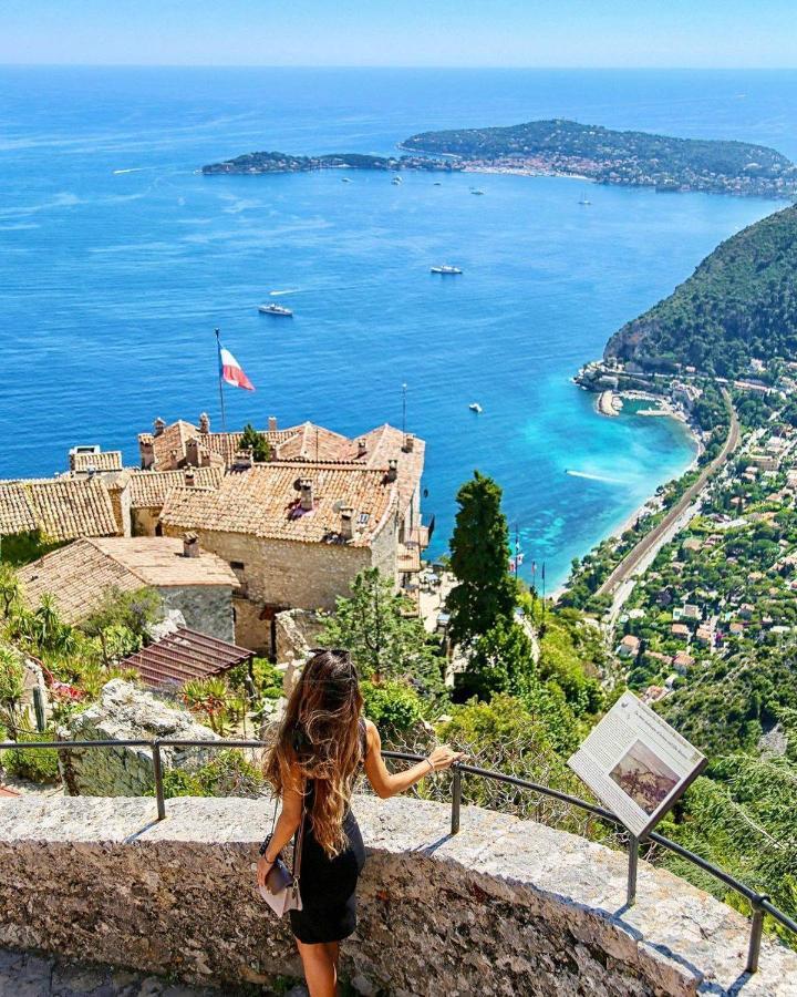 Studio rénové avec parking et terrasse à Eze village Esterno foto