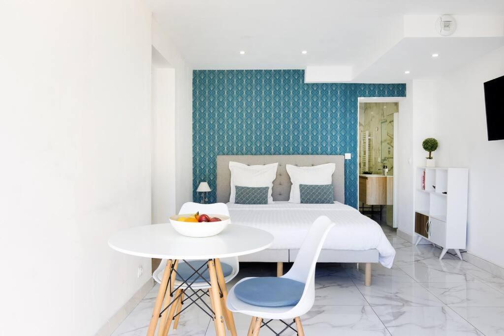 Studio rénové avec parking et terrasse à Eze village Esterno foto