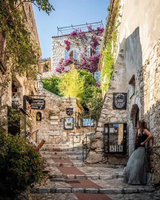 Studio rénové avec parking et terrasse à Eze village Esterno foto
