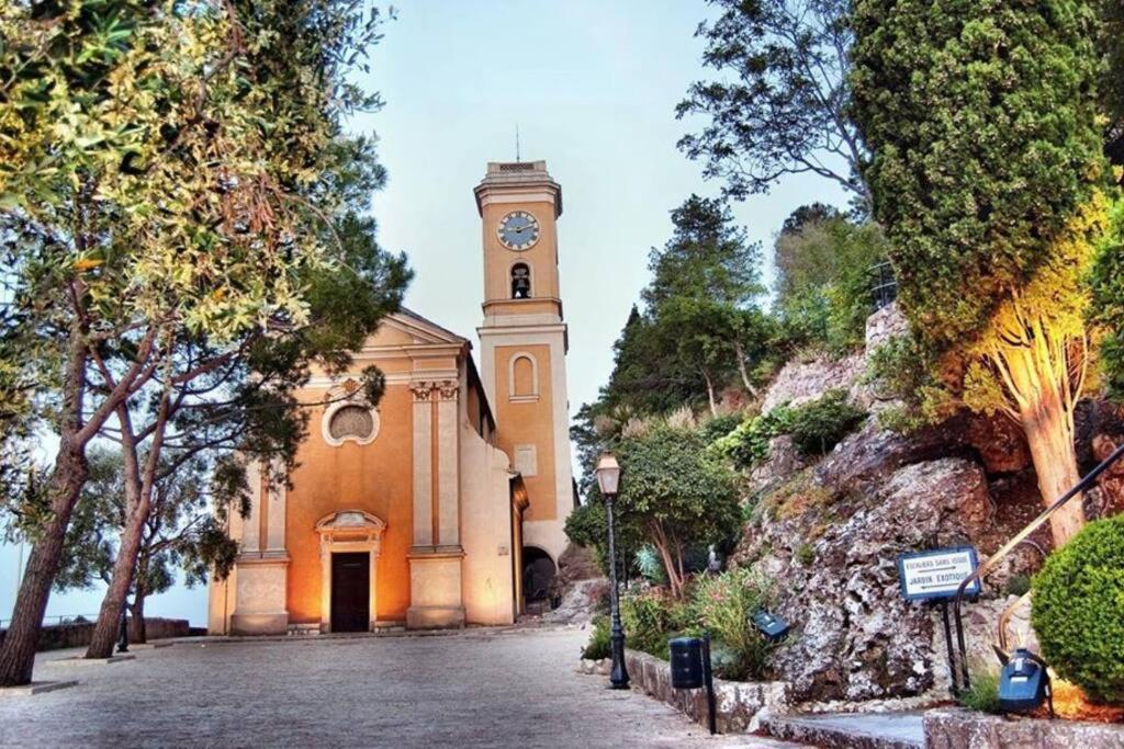 Studio rénové avec parking et terrasse à Eze village Esterno foto