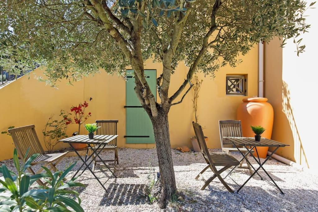 Studio rénové avec parking et terrasse à Eze village Esterno foto